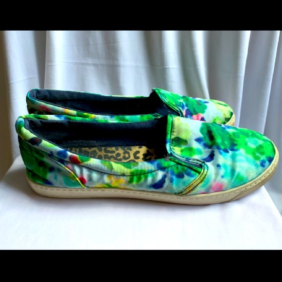 Dollhouse Super Cute Multicolored Slip On Sneakers - Picture 2 of 5